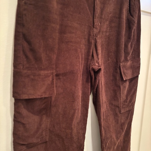 Hollister Ultra High-Rise Baggy Cargo Pants Dark Brown Corduroy Size 30 - Picture 6 of 11